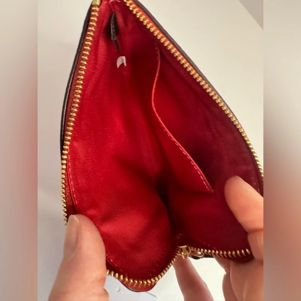 💖 #230 Coach NWT Red Pebbled Leather Corner Zip Wristlet